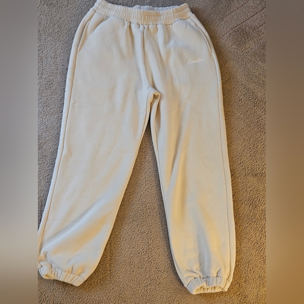 Adult Size Medium Cream Joggers